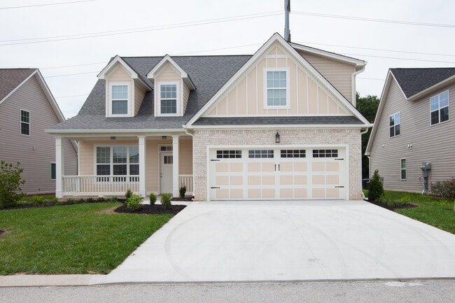 Building Photo - 2524 Waterhaven Dr