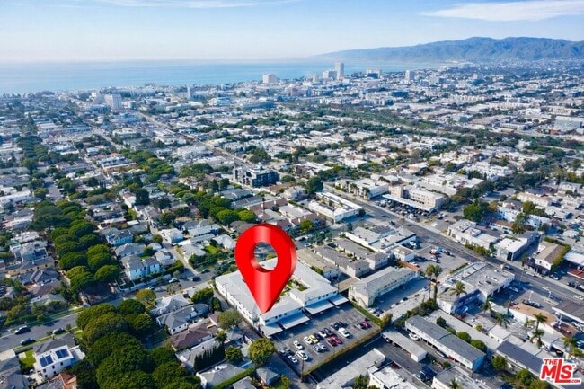 Photo - 2041 Euclid St Unit 16