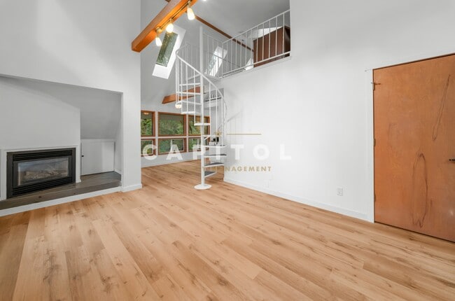 Photo - 4128 Meridian Rd NE