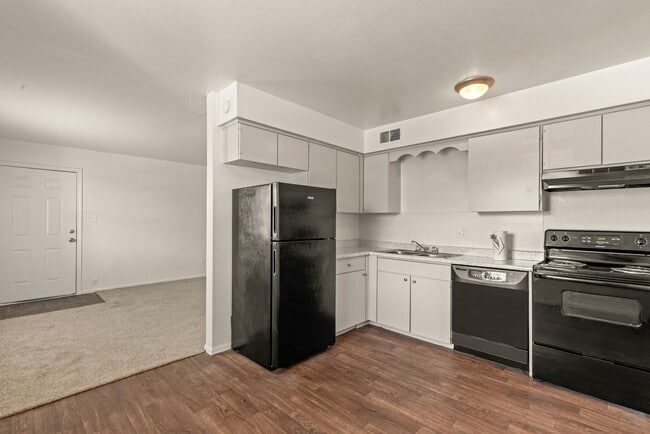 Building Photo - Crossings at Lakewood Rental