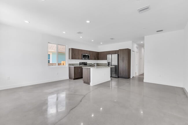 Photo - 616 NW 15th Ave