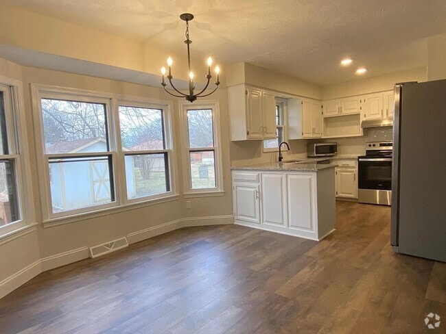 Building Photo - Charming 3-Bedroom Home in a Great South S...