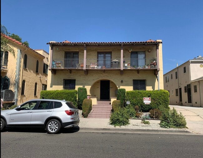 418 N. Gardner L.A. Ca. 90036 - 418 N Gardner St Unit 418 N. Gardner LA 90036