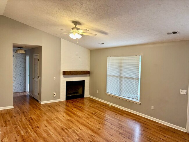Photo - 3 bedroom 2 bath house for rent in Jeffersonville
