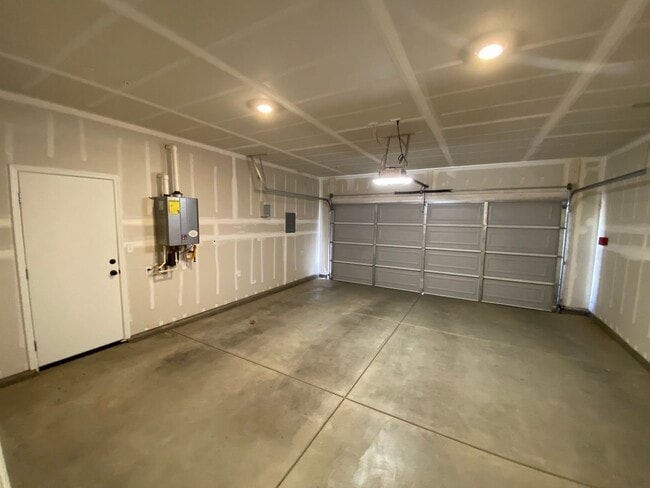 Photo - Beazer home located in SE Visalia Availabl...