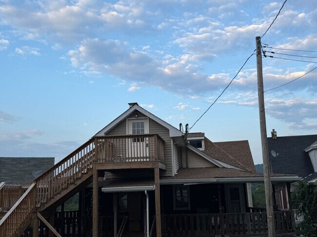 Photo - 245 S 1st St