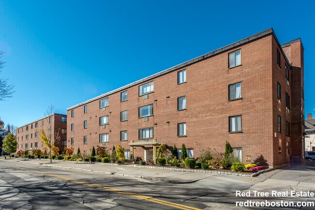 222 Babcock St Unit 4A