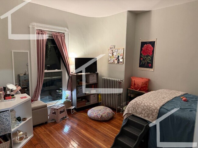 Photo - Allston 4.5Bed/2Bath Available 9/1! Heat and Hot Water Included!