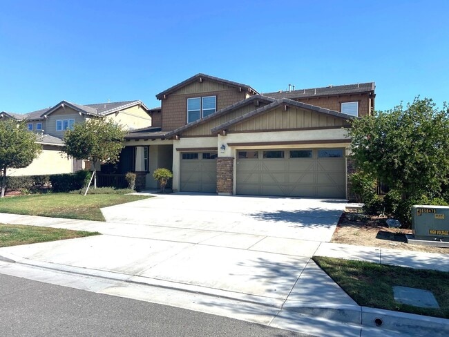 Building Photo - Beautiful 6 bed and 4.5 bath home in West ...