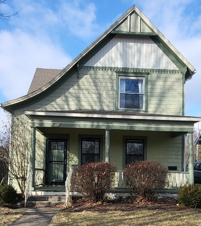 Building Photo - 915 Edgewater Ave Unit 2