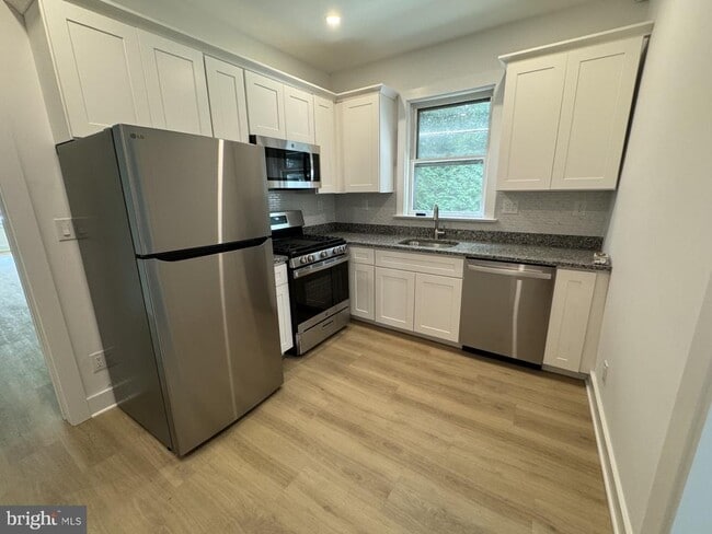37 Bank St Unit 1
