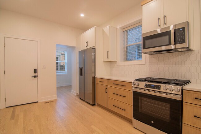 Photo - 3720 N Racine Ave