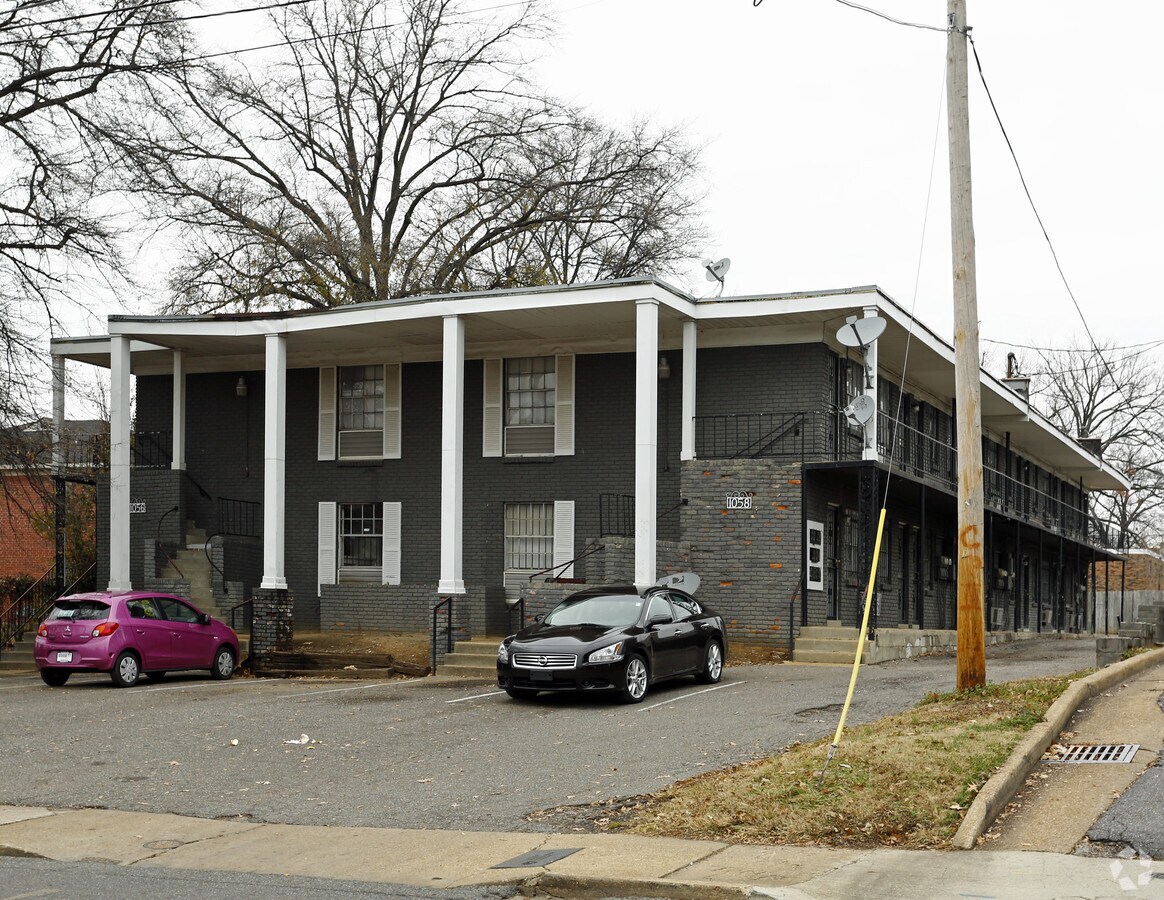 Primary Photo - 1056 Poplar Ave Apartments