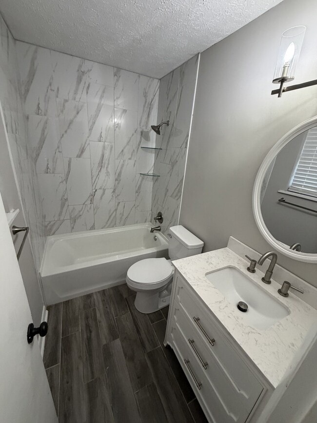 Photo - 657 Thomas Ave