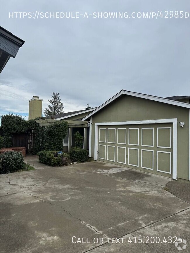 Building Photo - 3 Bed 2 Bath Available NOW!!! 2 Car Garage!!! Rental