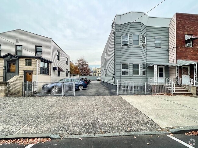 Building Photo - 61 Wales Ave Unit 1 Rental