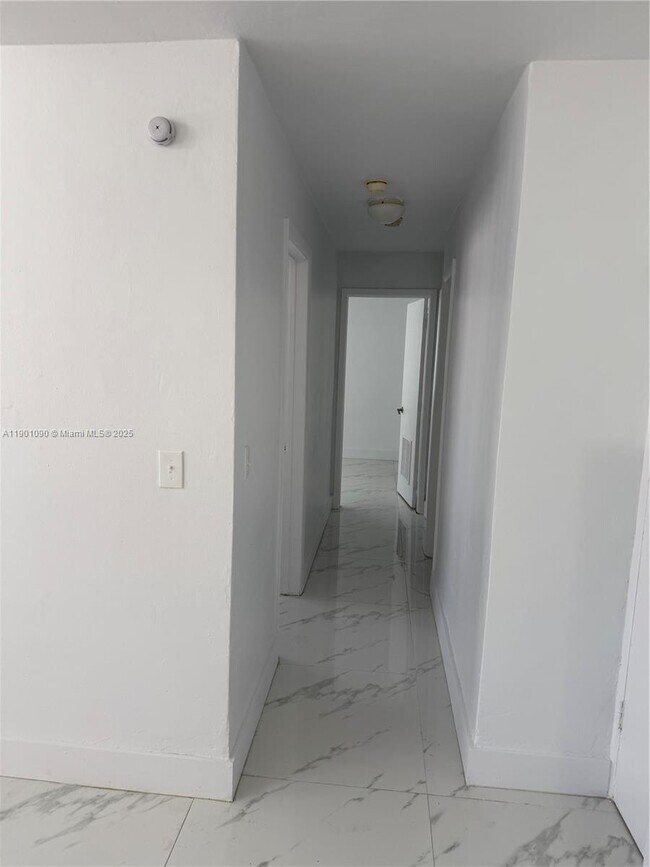 Photo - 954 SW 4th St Unit 12