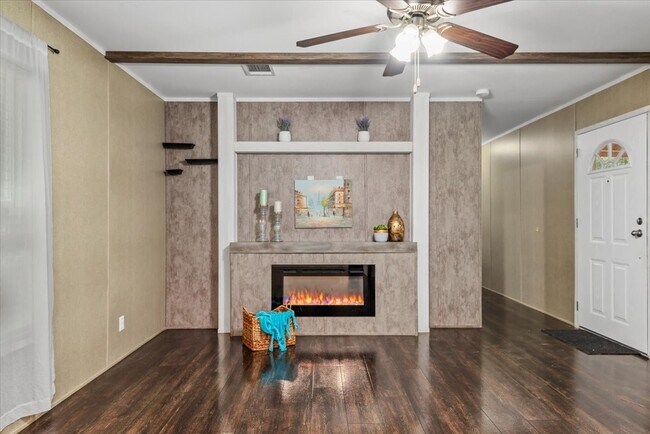 Photo - 211 Woodstock House