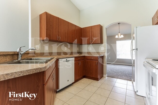 Photo - 2637 Lacroix Ave