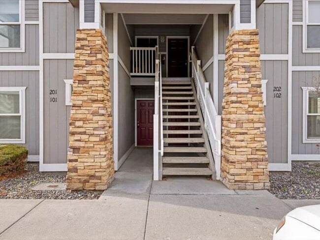 Building Photo - 6405 Chapel Hill Blvd Unit #P101 Rental