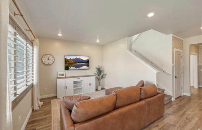 616 West 1300 N