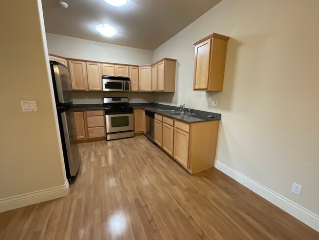 Photo - 2 bed, 2 bath Condo in Cordata - December ...