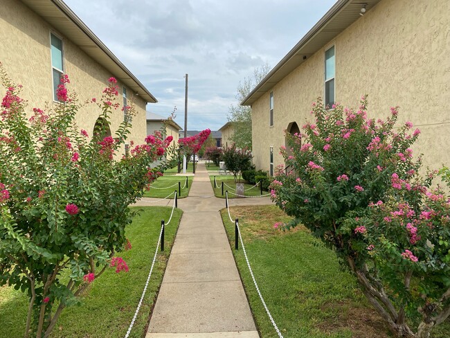 Walkway through West Oak St.