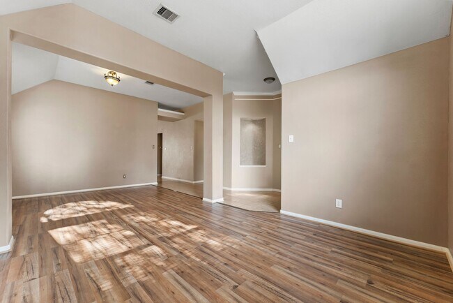 Building Photo - 30218 Deleon Fields Dr