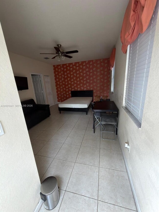 Photo - 16961 SW 90th Terrace Unidad Studio
