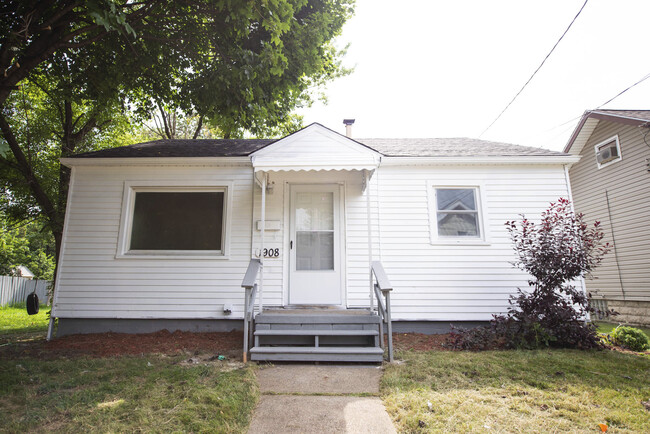 Photo - 1908 Taft Ave NE House