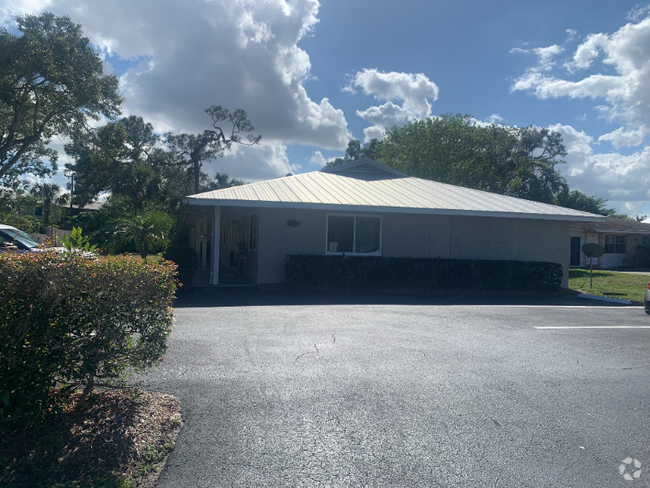 Building Photo - 860 NW 10th Terrace Unit 2 Rental
