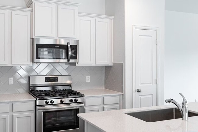 Building Photo - Now Offering Up to 6 Weeks Free Rent! Unit EATL Rental