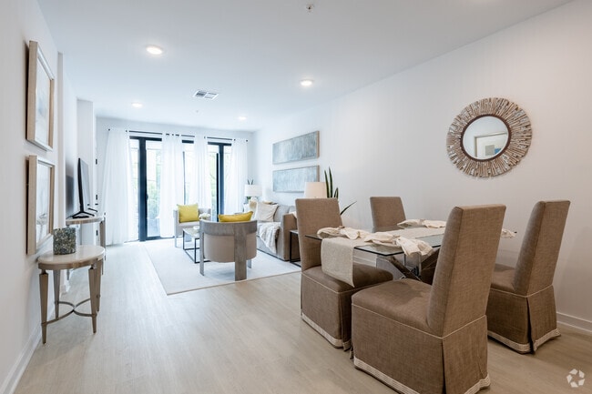 2BR 2BA - 1,289SF