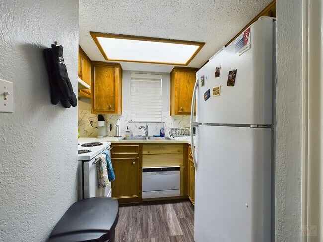 Photo - 706 W 22nd St Unit 101