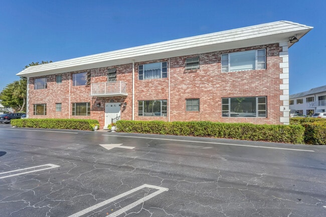 Photo - 406 S Cypress Rd Unit 330