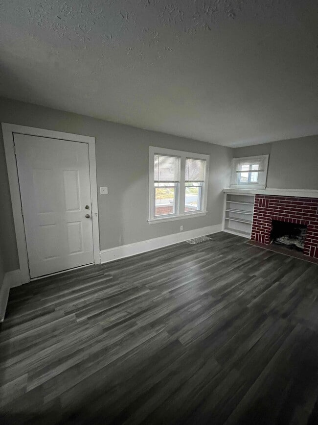 Photo - 914 Whittier Ave