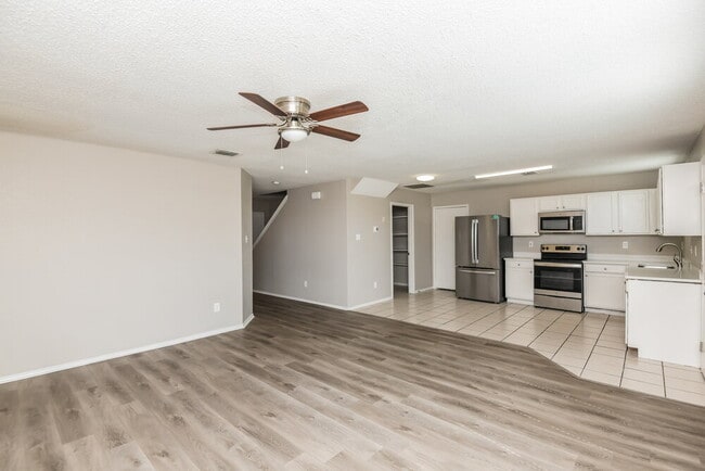 Photo - 1429 Blazing Star Trail