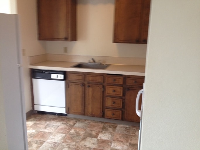 Interior - Kitchen - Saxony Apartments