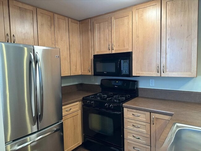 Photo - 2040 Como Ave Unit #107