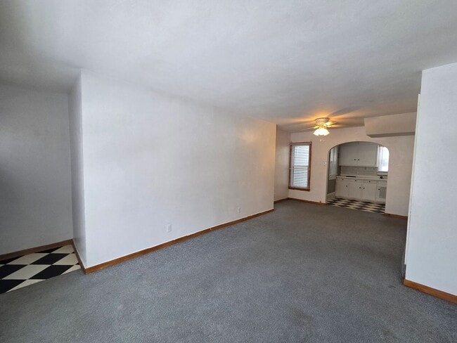 Photo - Bertch &amp; Western Unit BW-702