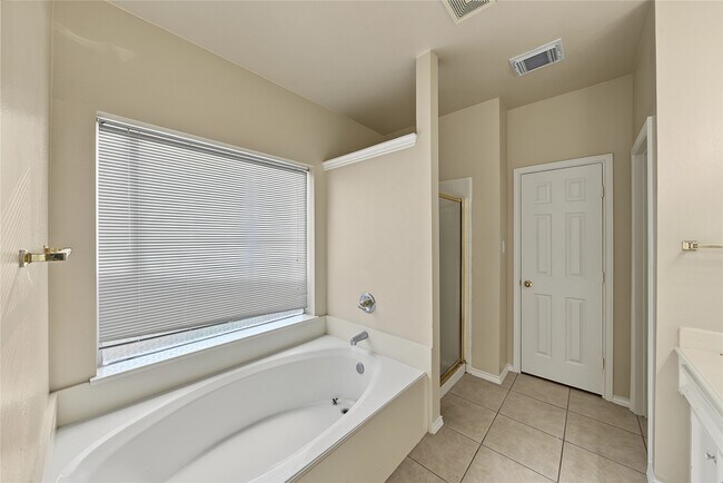 21918 Rivergate Ct