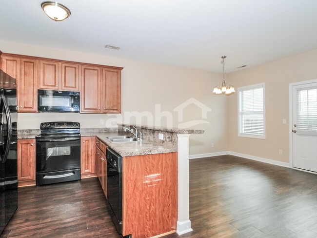 Photo - 28 Thornbury Dr