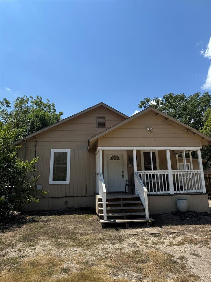 Photo - 309 Deen Ave