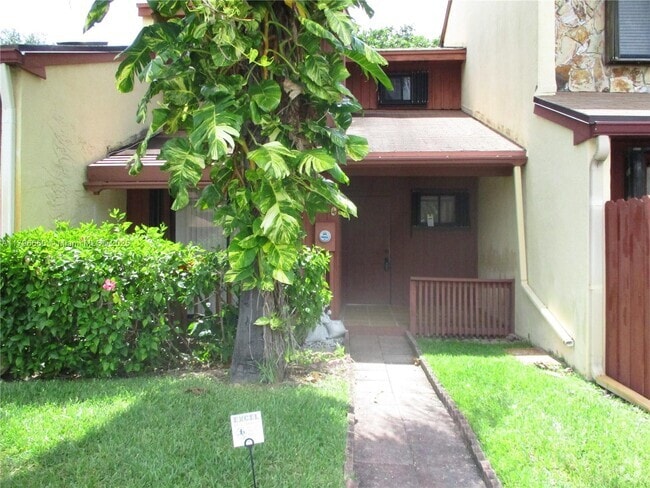 Building Photo - 424 SE 11th Terrace Rental