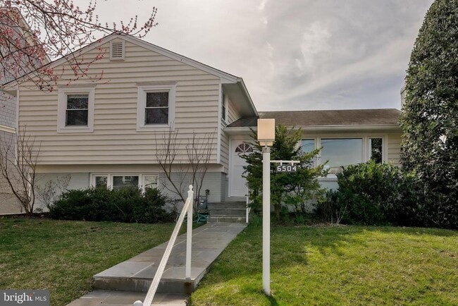 Photo - 6504 Stratford Rd