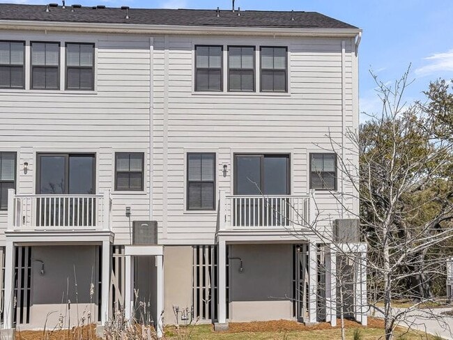 Photo - 4275 O'Hear Ave