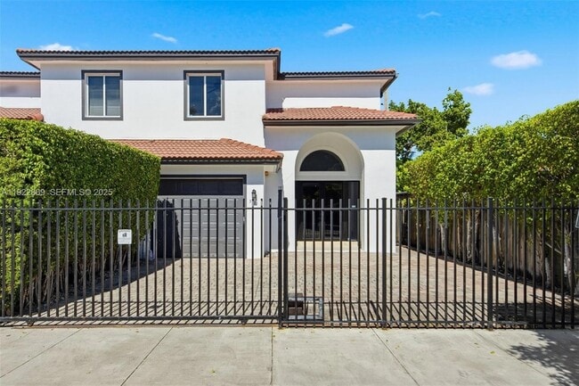 Photo - 3111 SW 12th St