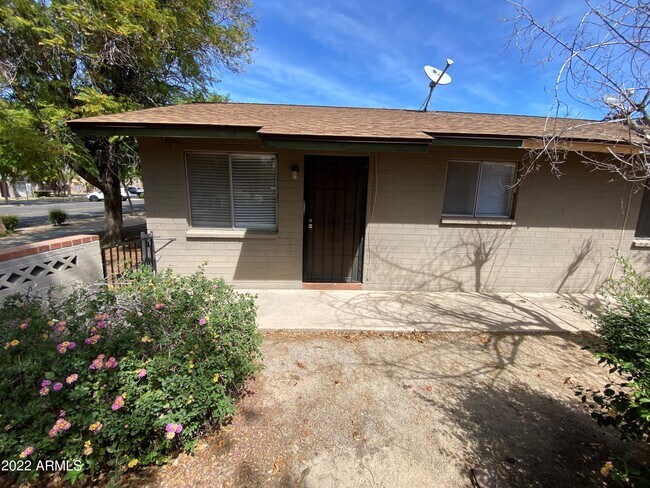 Photo - 7153 N 57th Dr Unidad 4