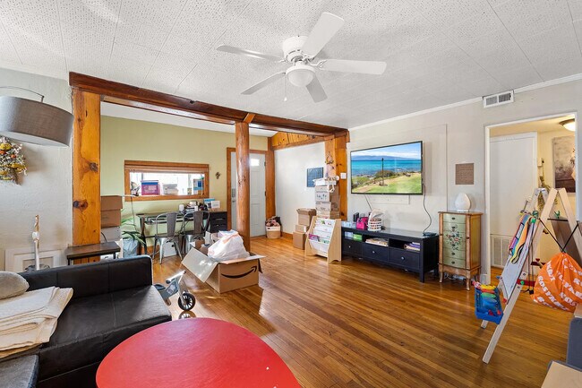 Entry - 1301 Coal Ave SW Unit 1301 Coal Ave SW