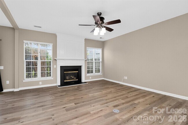 Photo - 12304 Dunford St